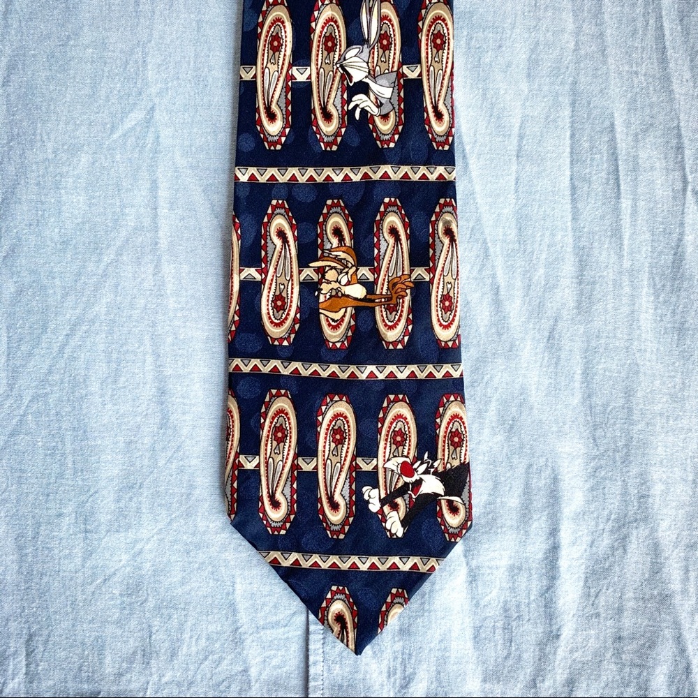 Vintage Looney Tunes Elmer Fud w/ gun silk tie EUC